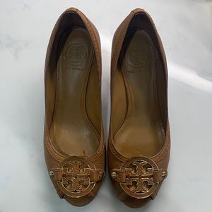 Beautiful brown Tory Burch wedges!